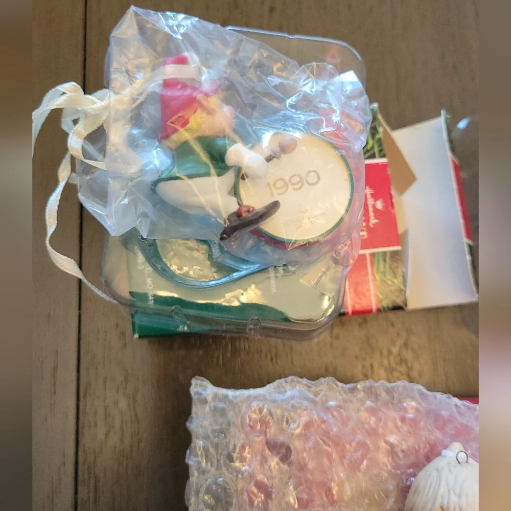 Lot Of 10 Assorted Christmas Ornaments